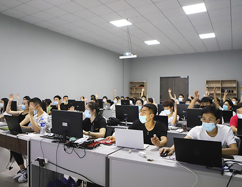  易高商學(xué)院全面復(fù)課，線下培訓(xùn)正式開啟！
