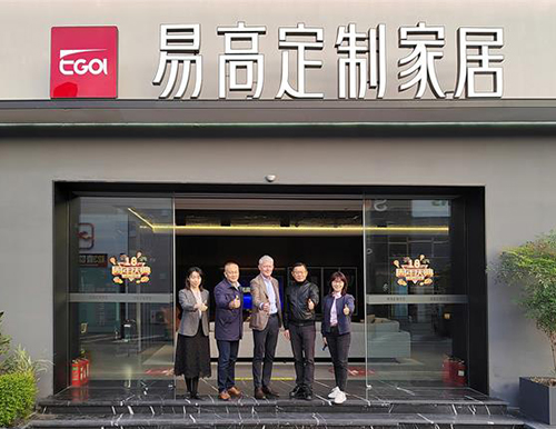 歡迎奧地利愛格市場總監(jiān)Georg Prager、愛格中國總經(jīng)理陳艷敏、上海惟嘉經(jīng)貿(mào)有限公司董事長吳敏一行蒞臨易高家居參觀考察！